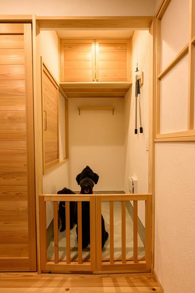 主寝室の一角に設けられた“犬用スペース”【一級建築士事務所　輪和建設株式会社】