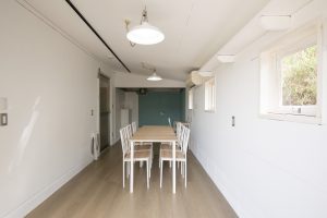 ナラタテ押熊店　店内風景　住宅会社紹介カウンター